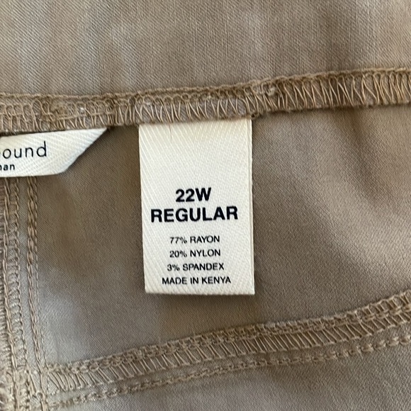 NWT Westbound Woman khaki pants. “The PARK AVE fit” classic leg, size 22WR - Picture 10 of 11
